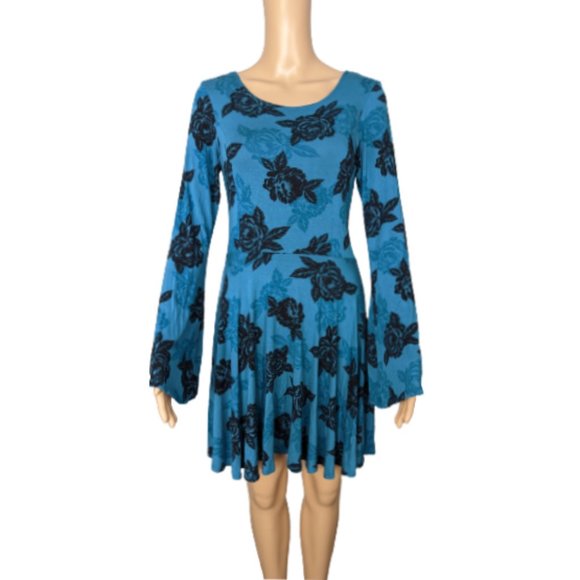 Billabong Dresses & Skirts - Billabong Steal Time Skater Dress L